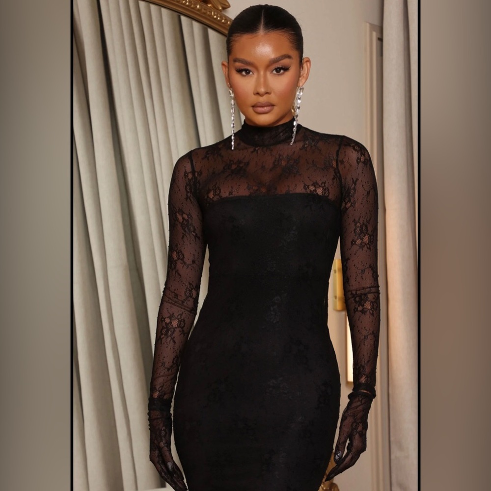 Portofino Gloved Lace Maxi Dress - Black